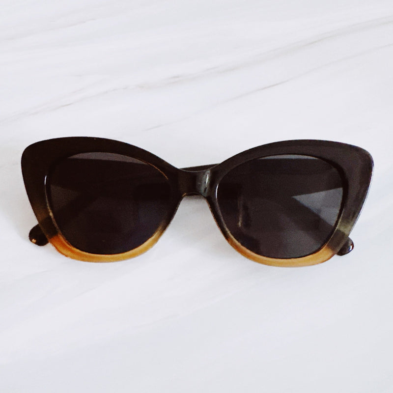 Ombre-Two-Toned-frame-with-Black-Lens-Sunglasses-Front-View