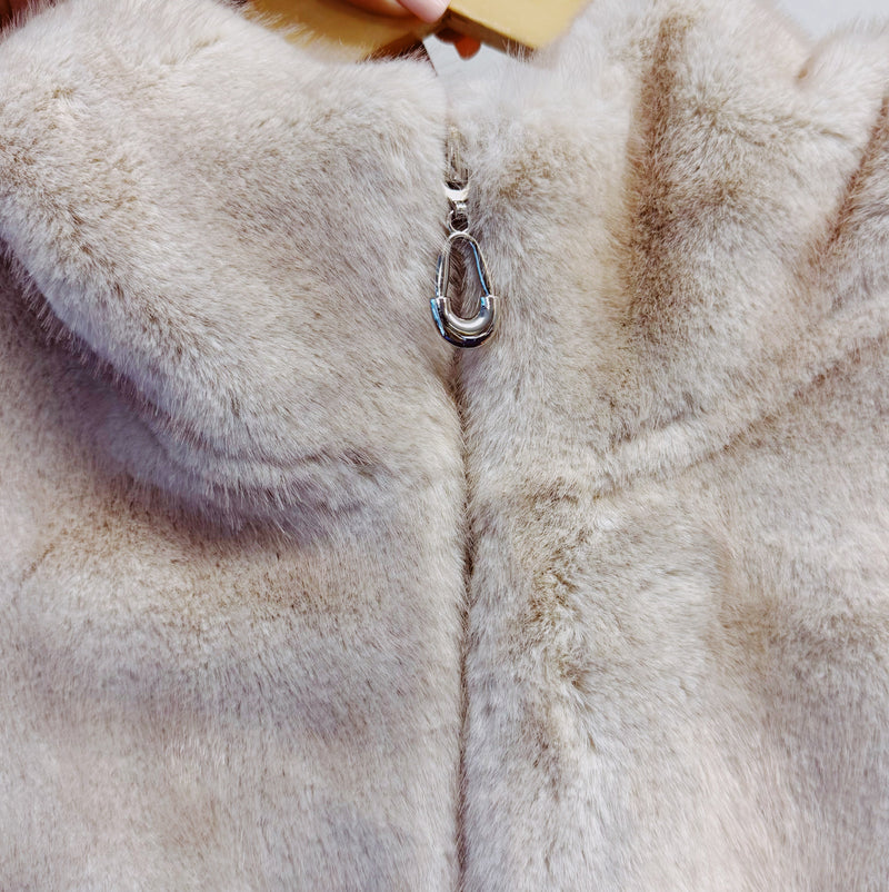 Close-up-to-zipper-and-fur-texture-for-Real-Feel-Faux-Mink-Vest-Hooded-And-Effortless-Beige-Mink