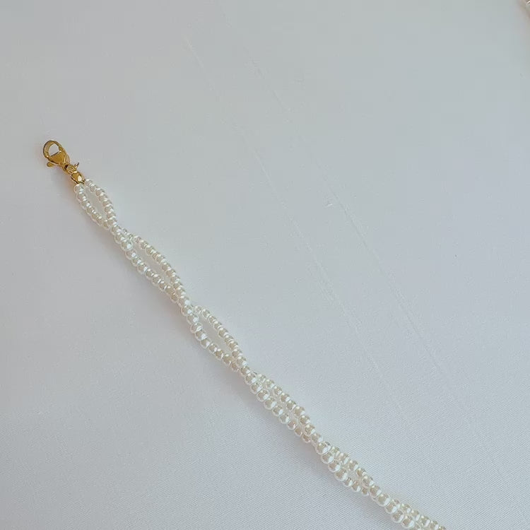 Daily Dose Of Grace Twist Pearl Necklace