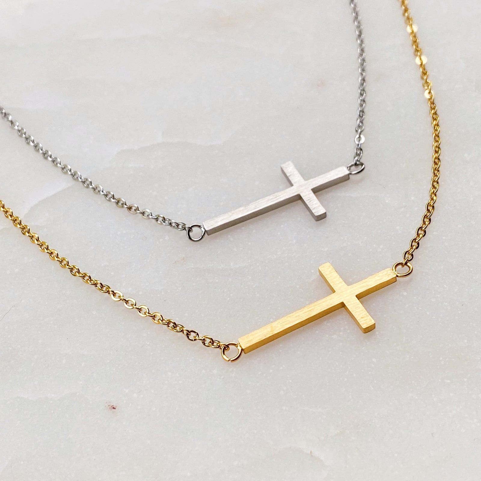Kayla Cross Necklace – Ellisonyoung.com