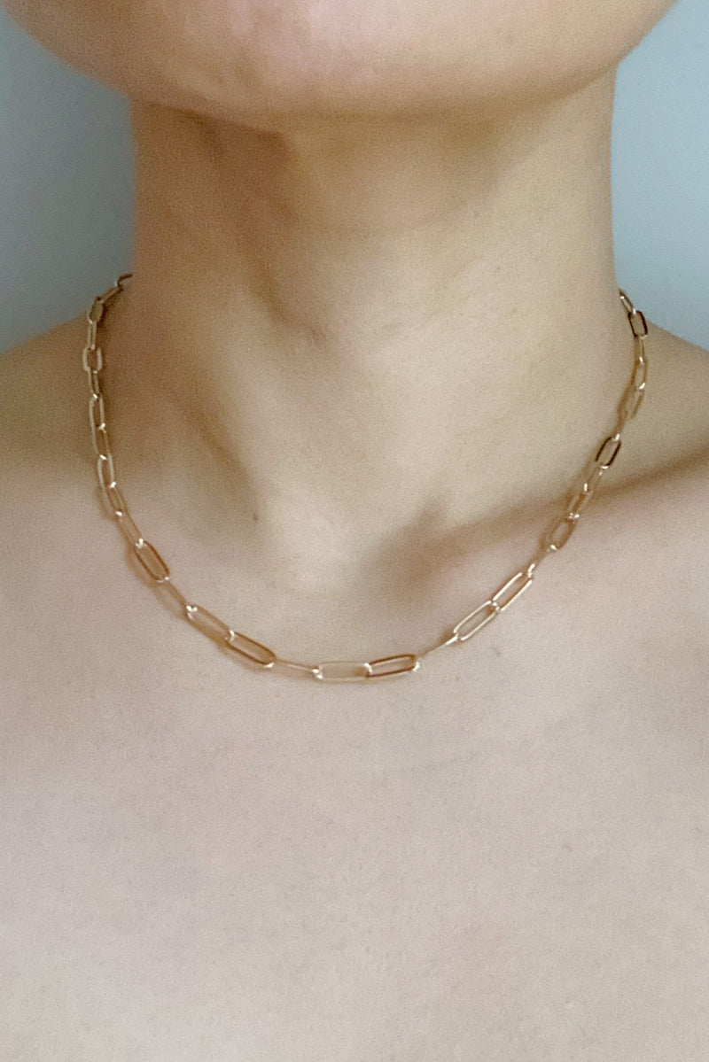 Collier chaîne à maillons délicats