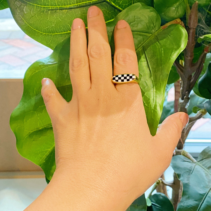 Checkered Oblong Ring